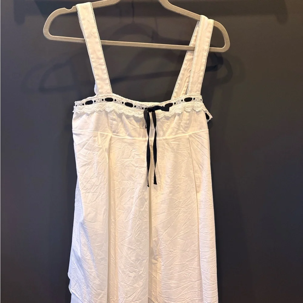 Reformation White Baby Doll Dress with Black Accent Size 0 - Picture 3 of 5